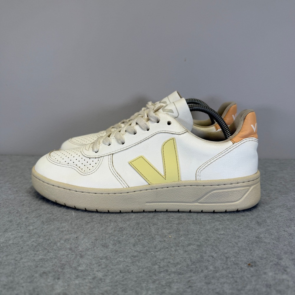Veja V-10 Womens Shoes Size 7 White Leather Low Top Casual Low Top Sneakers